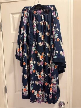 Floral Navy lounge set pants and robe EUC